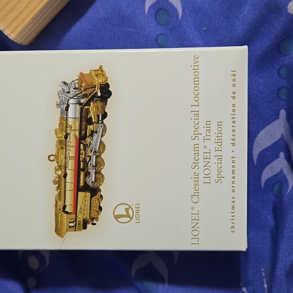 Hallmark train ornament - Picture 3 of 3